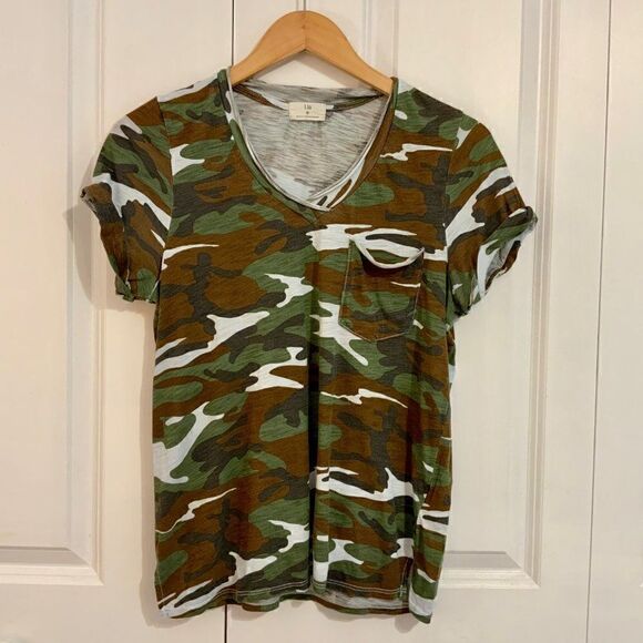 Anthropologie t. la Green Camo V Neck Short Sleeve T Shirt Medium - Picture 1 of 8